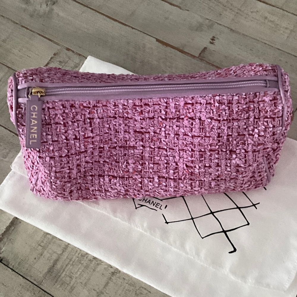 CHANEL Pink Tweed Cosmetic Pouch - Picture 10 of 14